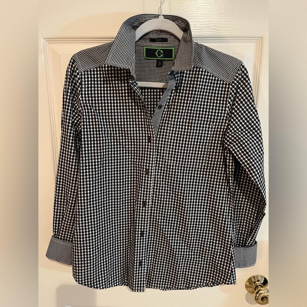 Classic Navy & White Gingham button down Sz S. Perfect add to spring wardrobe!